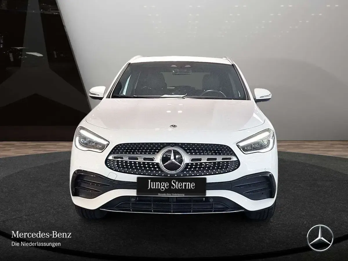 Gebraucht Mercedes GLA250 AMG 160 PS (117 kW) 2023 Weiß SUV