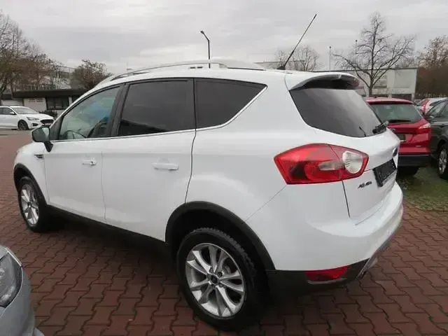 Używany Ford Kuga Titanium 163 KM (119 kW) 2012 Biały SUV