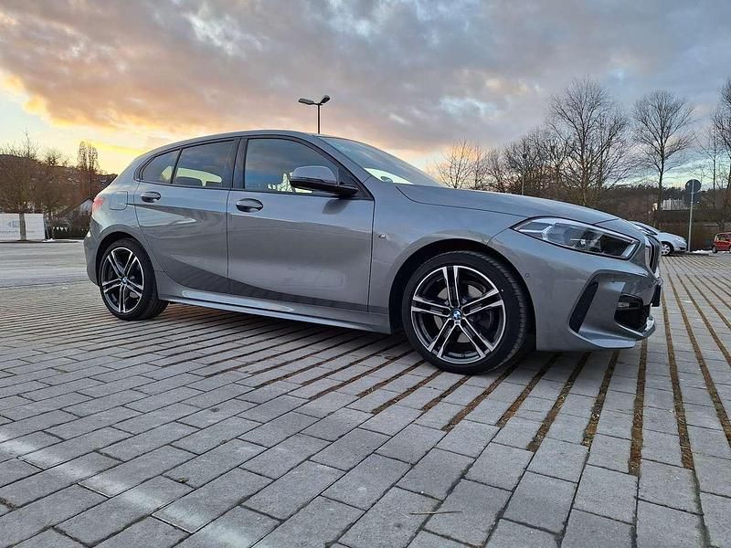 Gebraucht BMW 118 M Sport 150 PS (110 kW) 2023 Grau Kleinwagen