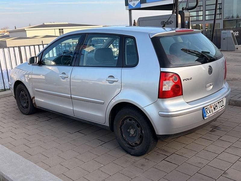 Gebraucht VW Polo Basis 54 PS (39 kW) 2002 Silber Limousine