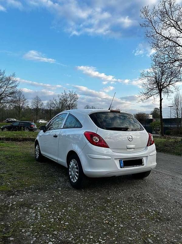 Gebraucht Opel Corsa Selection 69 PS (50 kW) 2014 Weiß Kleinwagen
