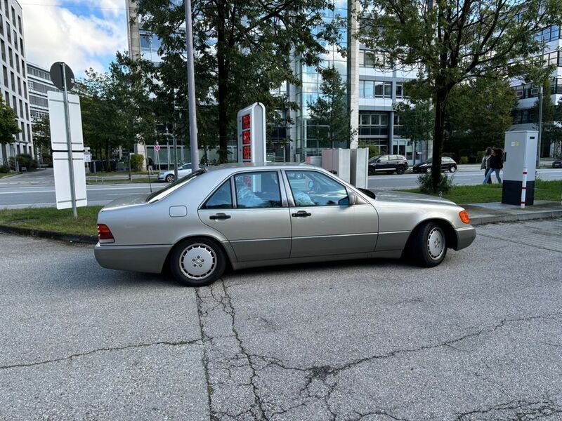 Gebraucht 1991 Mercedes E300 Limousine | 7.980 € - Bild 1/4