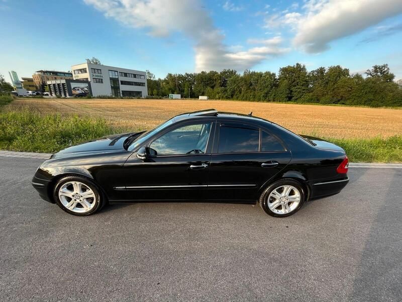 Schwarz Gebraucht 2008 Mercedes E350 Limousine | 13.700 € (Teuer) - Bild 1/4