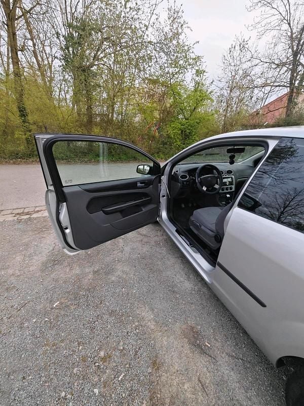 Second-hand Ford Focus 101 CP (74 kW) 2005 Gri Coupe