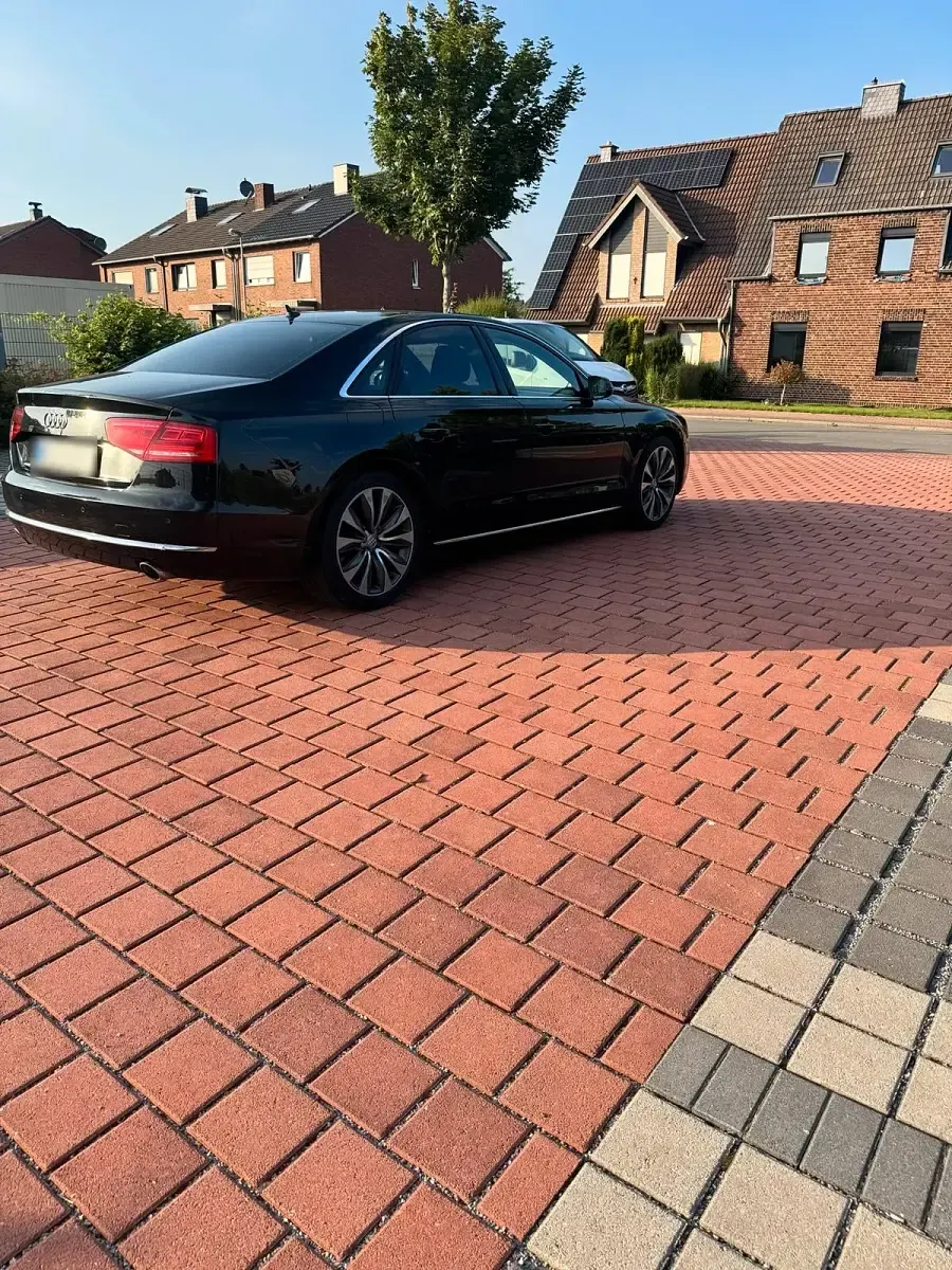Gebraucht Audi A8 351 PS (258 kW) 2010 Schwarz Limousine