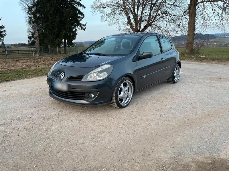 Gebraucht Renault Clio II 101 PS (74 kW) 2009 Grau Kleinwagen