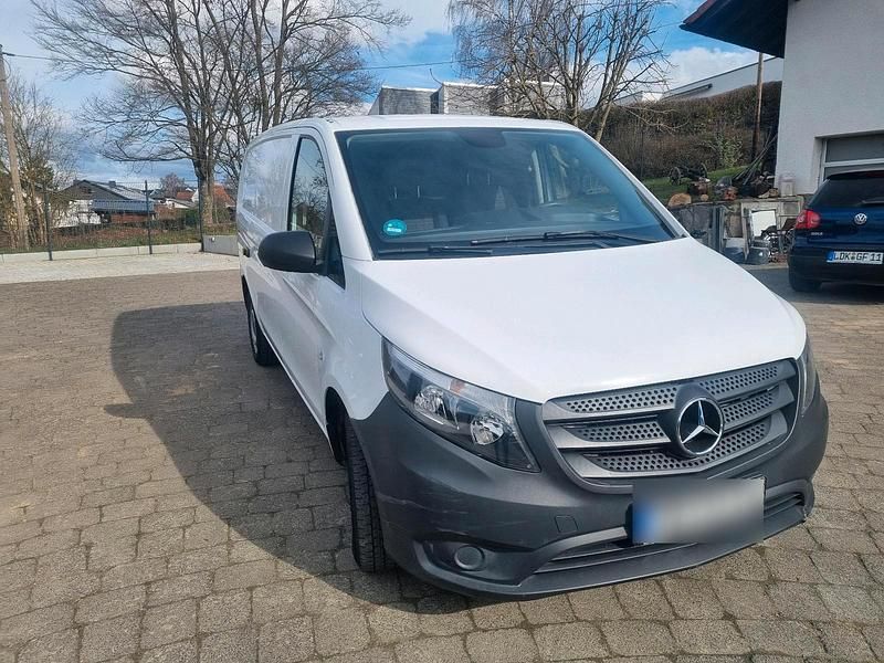 Gebraucht Mercedes Vito 114 PS (83 kW) 2017 Weiß Van