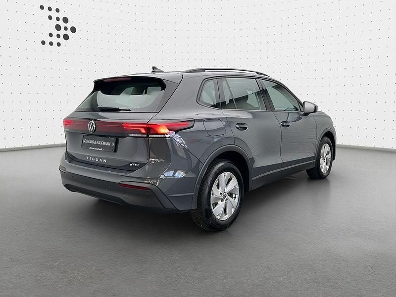 Gebraucht VW Tiguan 131 PS (96 kW) 2025 Delfingrau metallic SUV