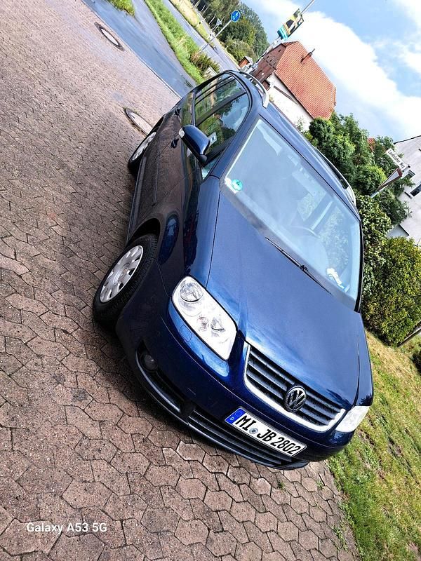 Blau Gebraucht 2005 VW Touran Van / Kleinbus | 3.000 € (Teuer) - Bild 1/4