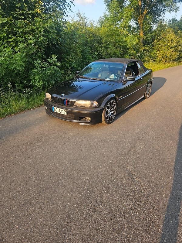 Schwarz Gebraucht 2001 BMW 320 Cabriolet M Sport Cabrio | 3.200 € (Fairer Preis) - Bild 1/4