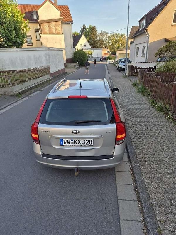 Używany Kia Ceed Vision 116 KM (85 kW) 2011 Szary Hatchback