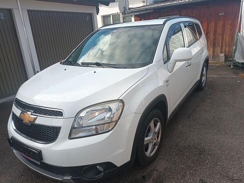 Weiß Gebraucht 2011 Chevrolet Orlando LT Limousine | 3.200 € (Superpreis) - Bild 1/4