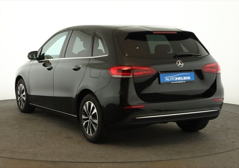 Gebraucht Mercedes B180 Style 116 PS (85 kW) 2022 Kosmosschwarz  metalliclack Kleinwagen