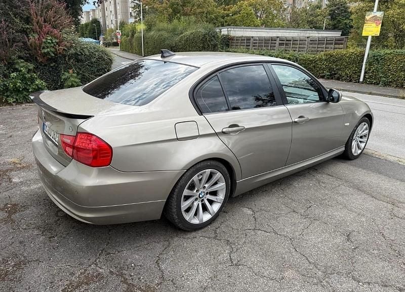 Gebraucht BMW 316 116 PS (85 kW) 2011 Andere farben Limousine