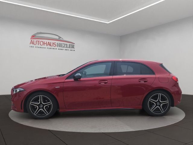Gebraucht Mercedes A180 Sport 136 PS (100 kW) 2020 Rot Limousine