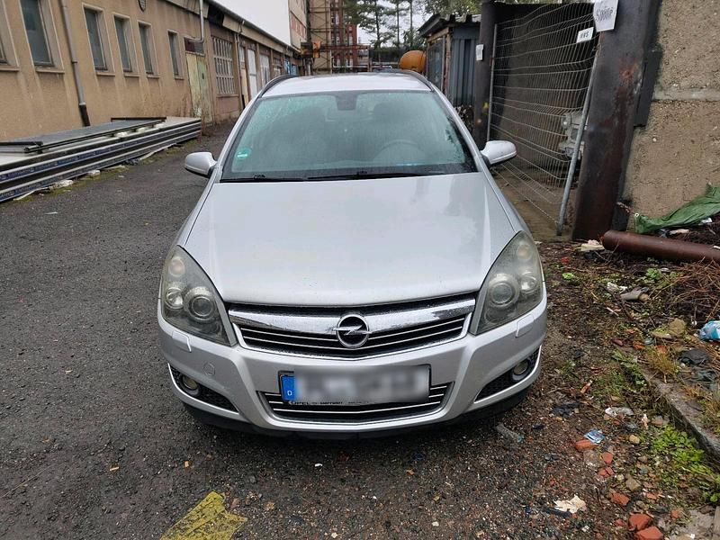 Gebraucht Opel Astra 125 PS (91 kW) 2007 Silber Kombi
