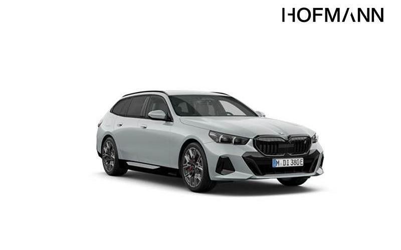 Grau Neu 2025 BMW i5 Comfort Edition Kombi | 73.110 € (Superpreis) - Bild 1/4