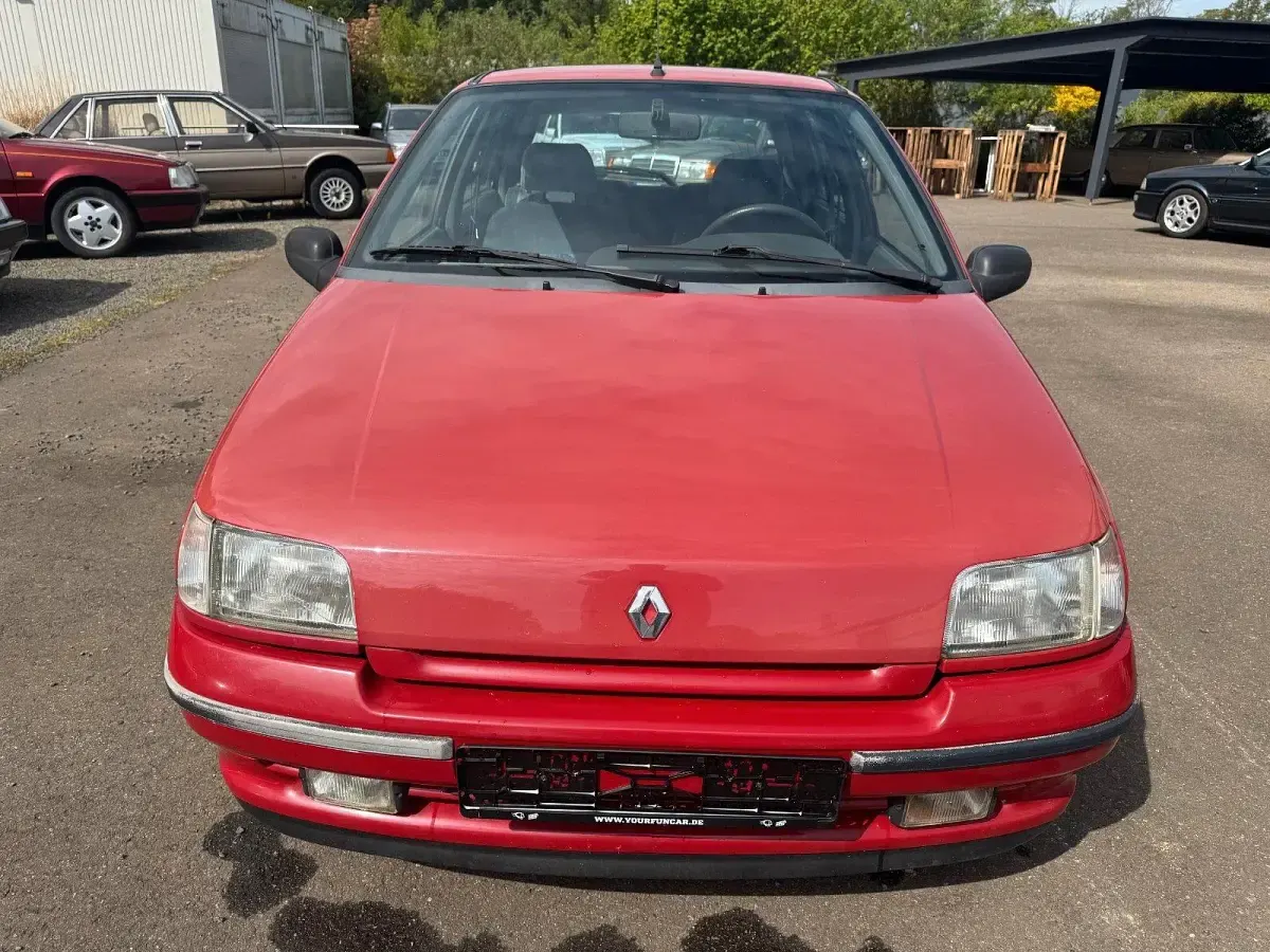 Gebraucht Renault Clio 75 PS (55 kW) 1995 Rot Kleinwagen