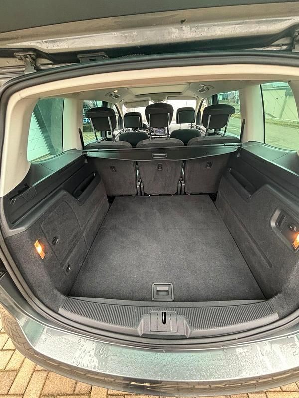 Gebraucht VW Sharan 177 PS (130 kW) 2014 Grau Van / Kleinbus