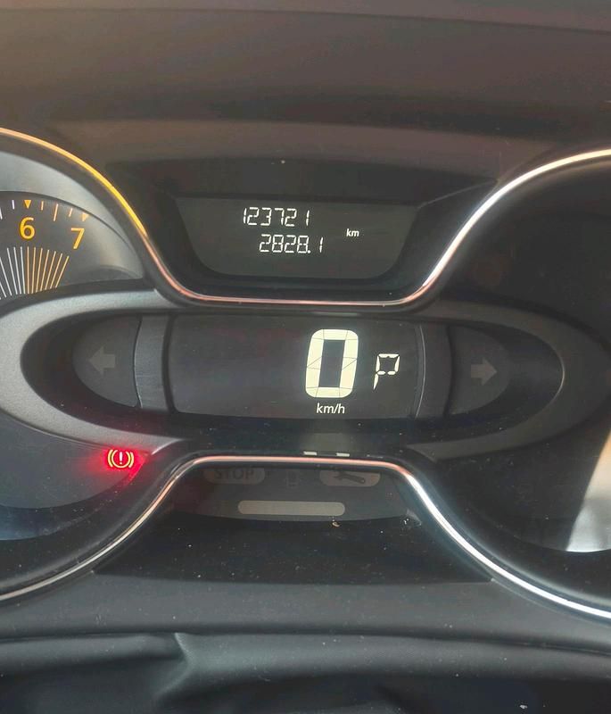 Gebraucht Renault Captur 116 PS (85 kW) 2015 Rot SUV