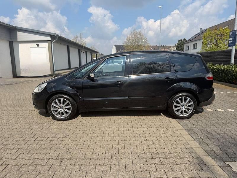 Gebraucht Ford S-MAX Titanium 131 PS (96 kW) 2008 Schwarz Van / Kleinbus