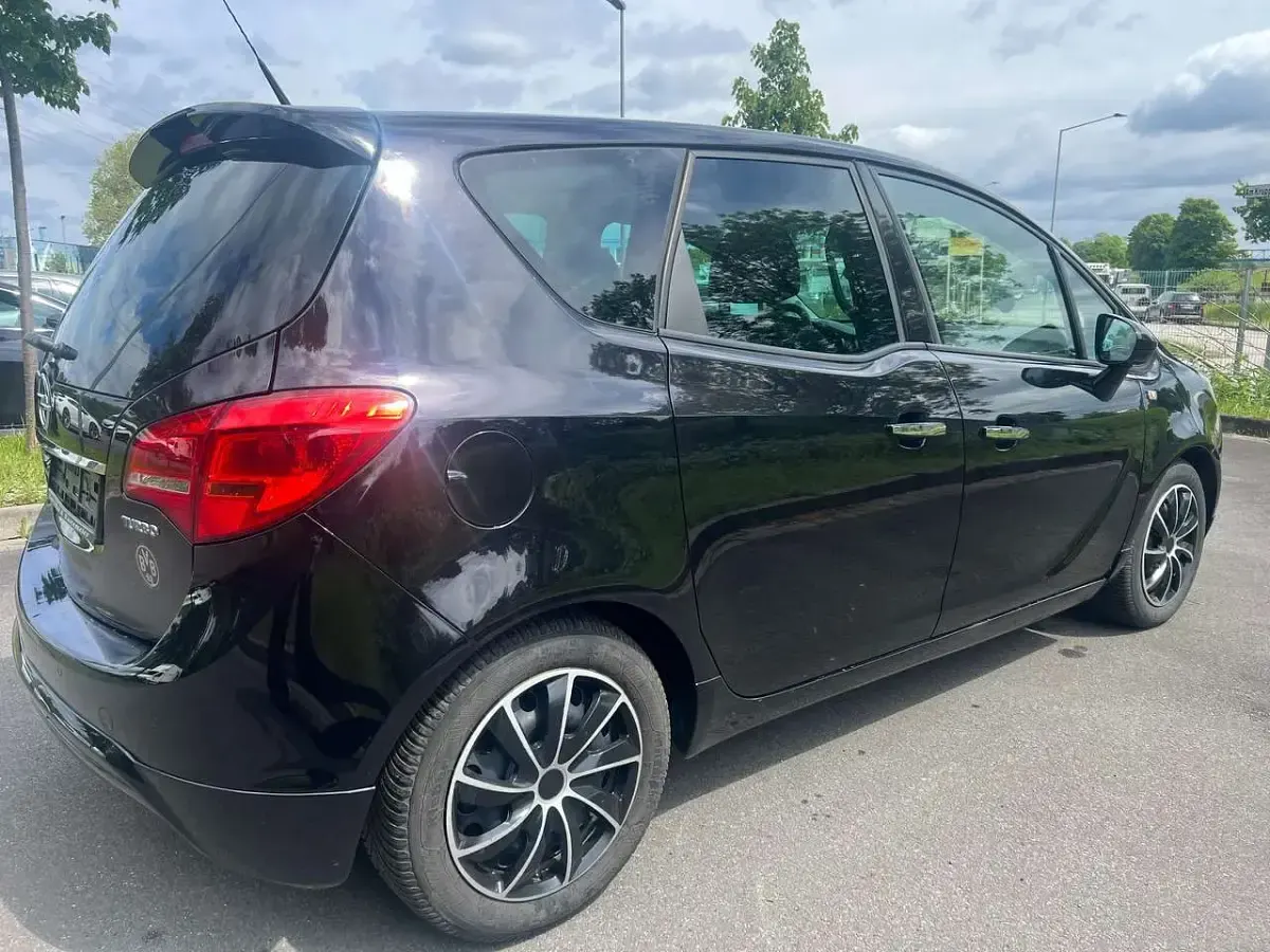 Gebraucht Opel Meriva Active 140 PS (102 kW) 2013 Schwarz Van / Kleinbus