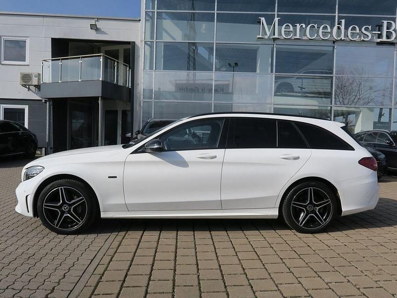 Gebraucht Mercedes C300e AMG line 320 PS (235 kW) 2020 Weiß Limousine