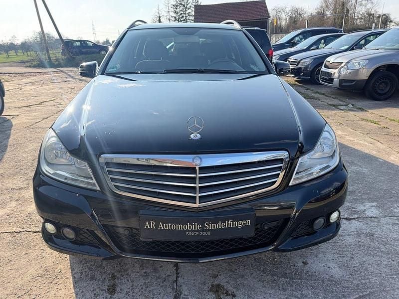 Gebraucht Mercedes C200 136 PS (100 kW) 2012 Schwarz Limousine