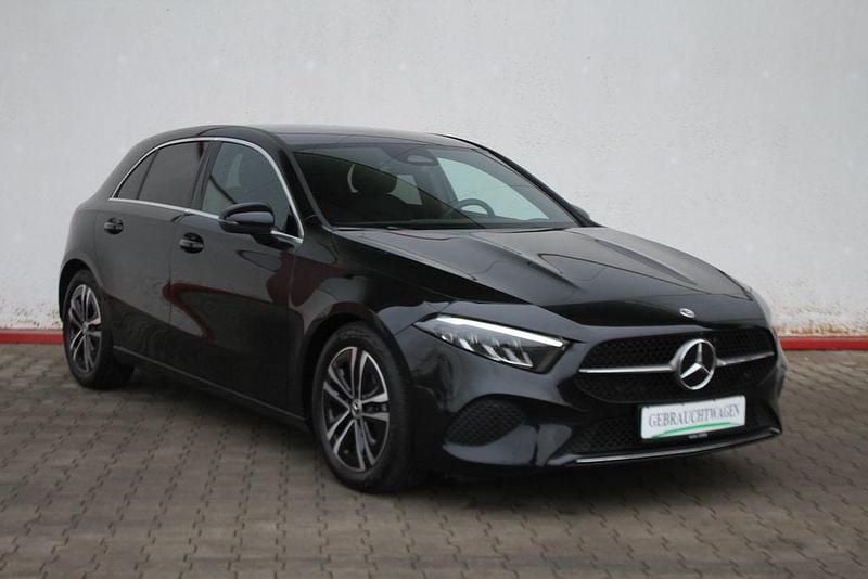Gebraucht Mercedes A180 Progressive 116 PS (85 kW) 2025 191u kosmosschwarz metallic Limousine
