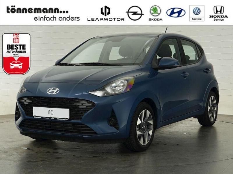 Blau Neu 2025 Hyundai i10 Trend Kleinwagen | 16.974 € (Fairer Preis) - Bild 1/3