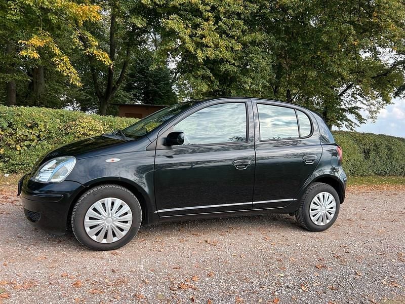 Schwarz Gebraucht 2003 Toyota Yaris Kleinwagen | 4.650 € (Teuer) - Bild 1/4