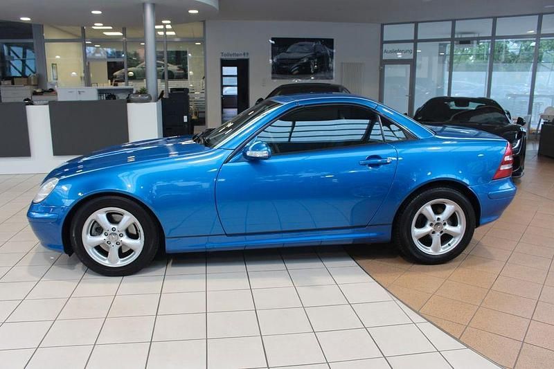 Gebraucht Mercedes SLK320 218 PS (160 kW) 2000 Blau Cabrio