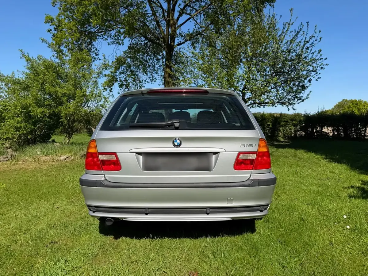 Gebraucht BMW 316 Basis 115 PS (84 kW) 2002 Silber Kombi