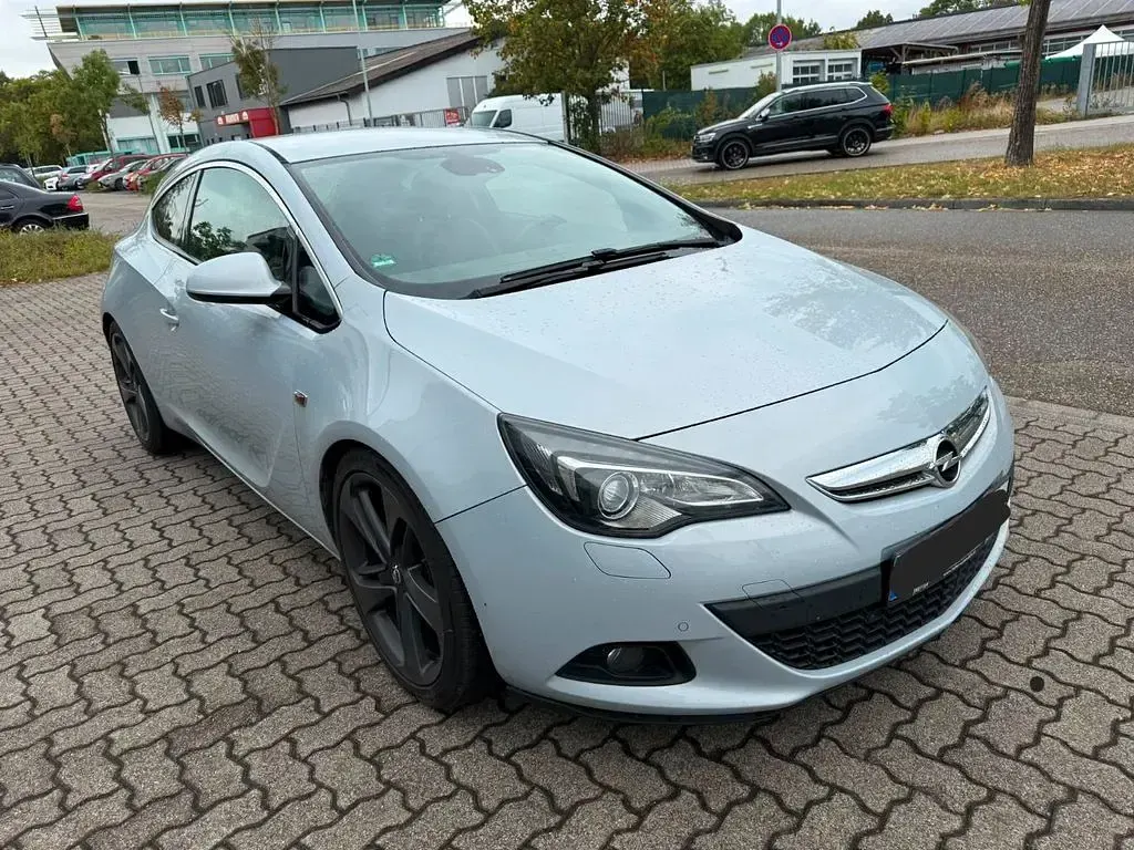 Gebraucht Opel Astra GTC Innovation 165 PS (121 kW) 2011 Grau Coupé