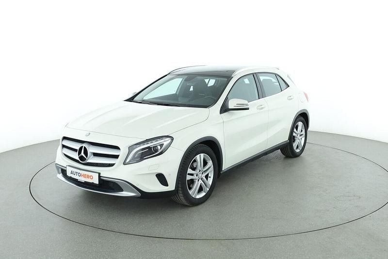 Weiß Gebraucht 2014 Mercedes GLA220 Urban SUV | 18.090 € (Fairer Preis) - Bild 1/3