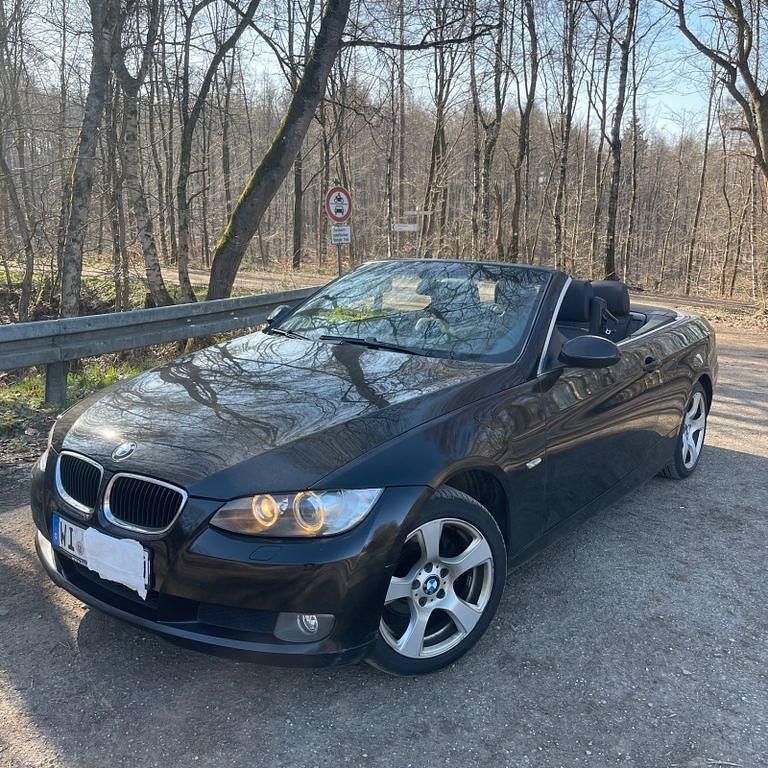 Gebraucht BMW 320 Cabriolet 170 PS (125 kW) 2009 Schwarz Cabrio