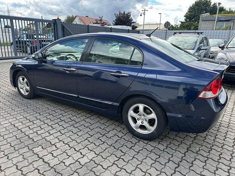 Blau Gebraucht 2008 Honda Civic Comfort Limousine | 1.980 € (Guter Preis) - Bild 1/4
