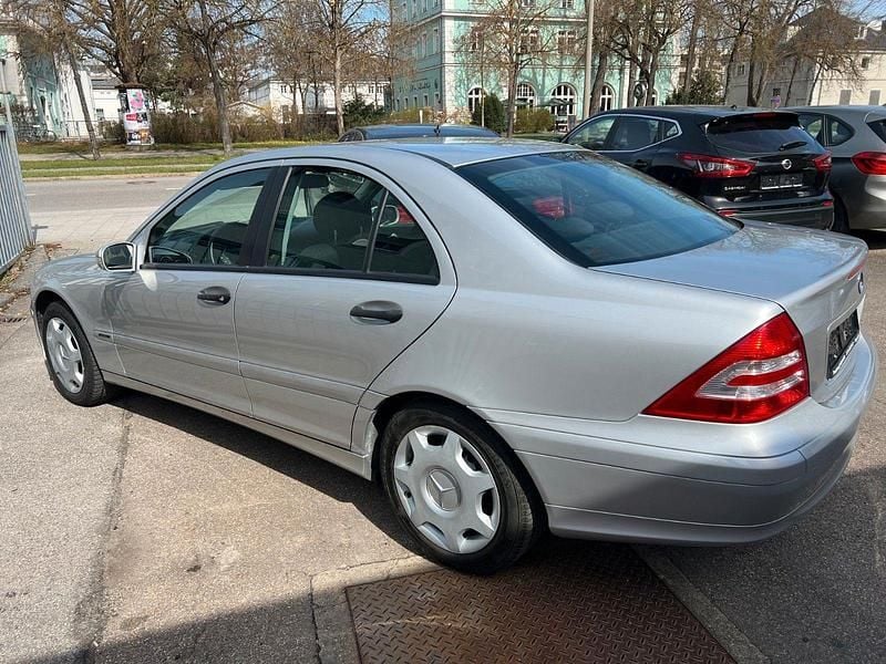 Gebraucht Mercedes C180 143 PS (105 kW) 2005 Grau Limousine