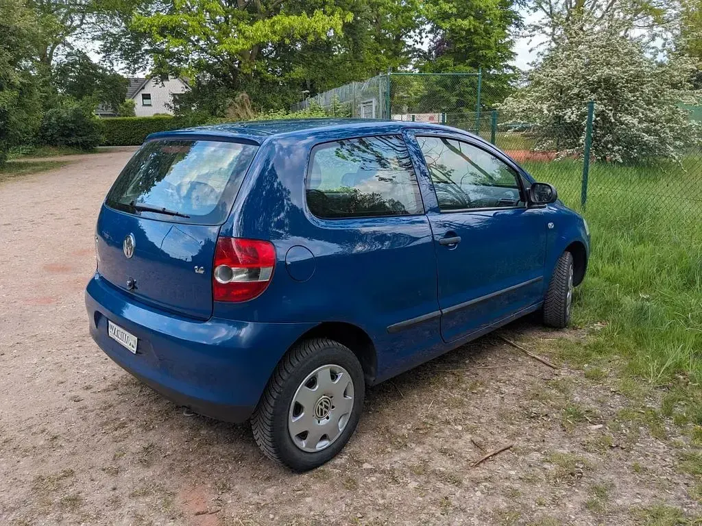 Używany VW Fox 75 KM (55 kW) 2005 Niebieski Hatchback