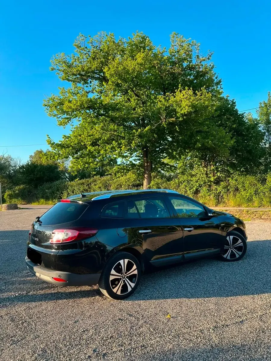 Gebraucht Renault Mégane GrandTour 140 PS (102 kW) 2011 Schwarz Kombi