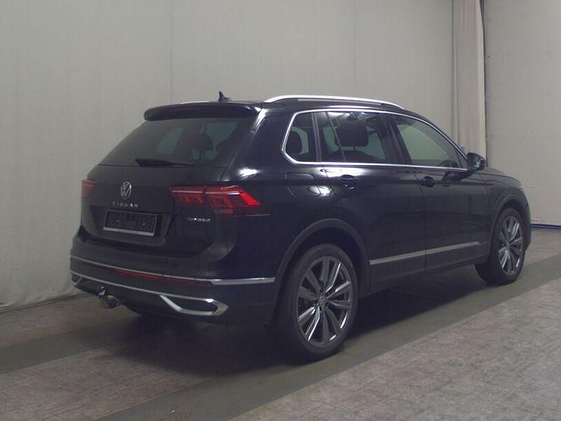 Gebraucht VW Tiguan Elegance 245 PS (180 kW) 2021 Deep black perleffekt (metallic) SUV