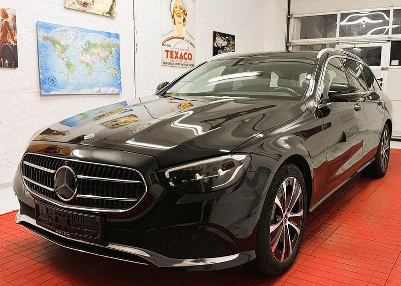 Gebraucht Mercedes E300 320 PS (235 kW) 2022 Schwarz Limousine