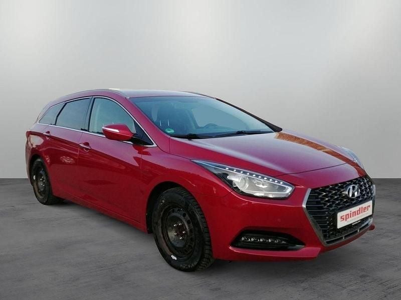 Gebraucht Hyundai i40 136 PS (100 kW) 2019 Rot Kombi