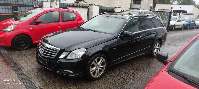 Schwarz Gebraucht 2009 Mercedes E350 Avantgarde Kombi | 3.000 € (Superpreis) - Bild 1/4