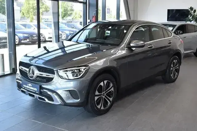 Gebraucht Mercedes GLC220 194 PS (142 kW) 2022 Selenitgrau SUV
