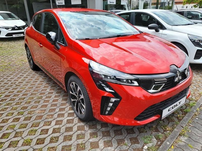 Neu Mitsubishi Colt Plus 67 PS (49 kW) 2025 Grau Limousine