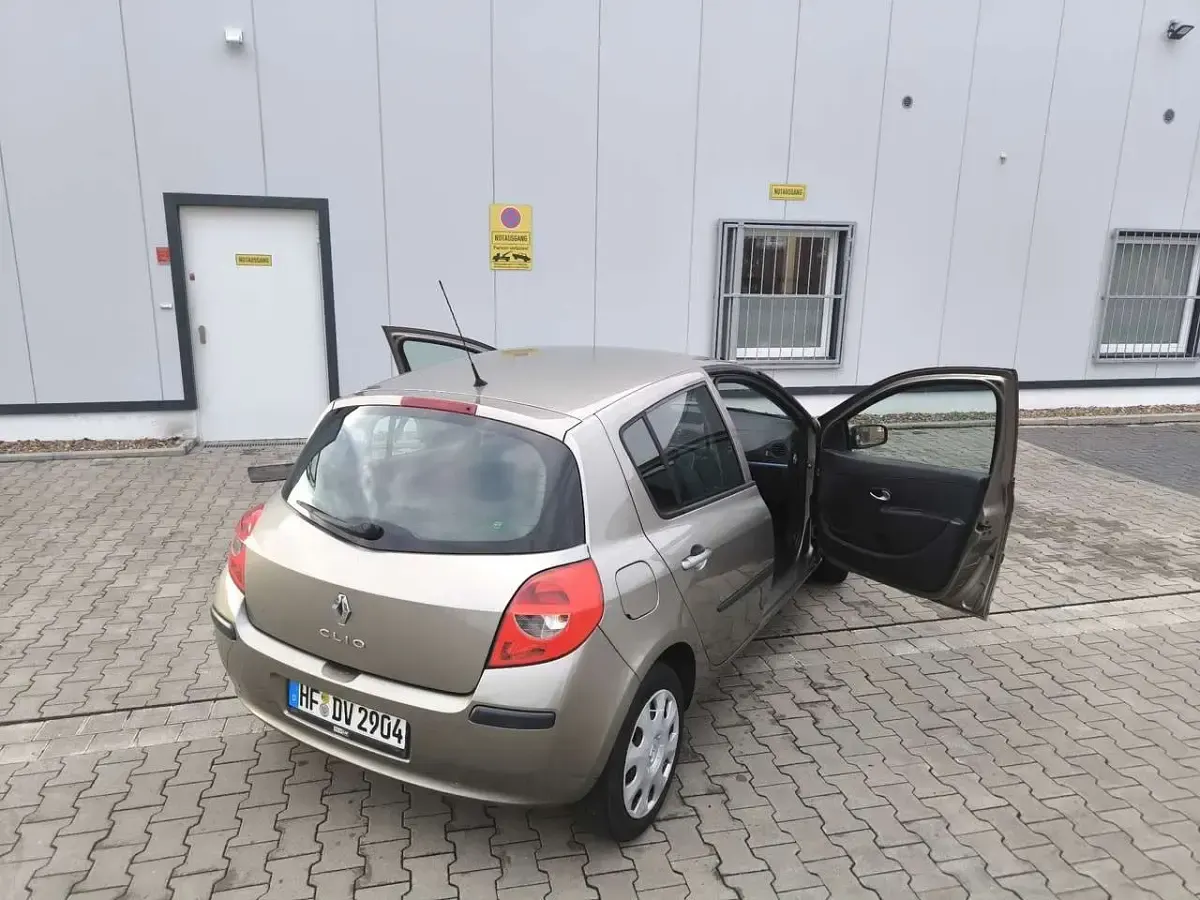 Gebraucht Renault Clio II Campus 75 PS (55 kW) 2009 Limousine