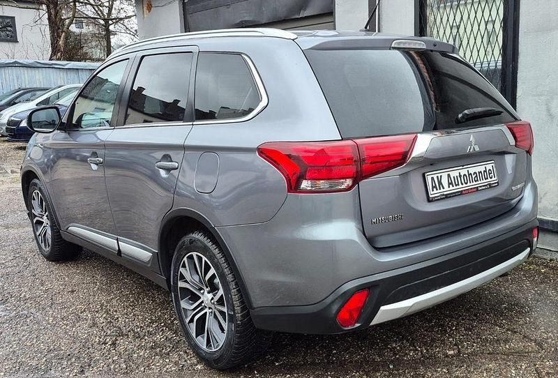 Gebraucht Mitsubishi Outlander 150 PS (110 kW) 2016 Grau SUV