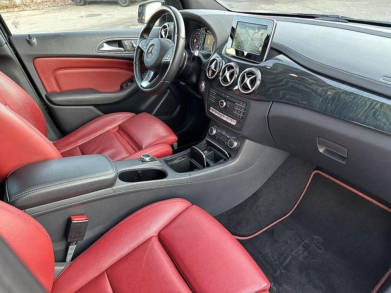 Gebraucht Mercedes B220 Edition 177 PS (130 kW) 2017 Schwarz Van / Kleinbus