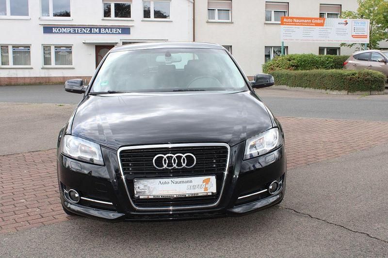Schwarz Gebraucht 2012 Audi A3 Attraction Coupé | 8.780 € (Fairer Preis) - Bild 1/4
